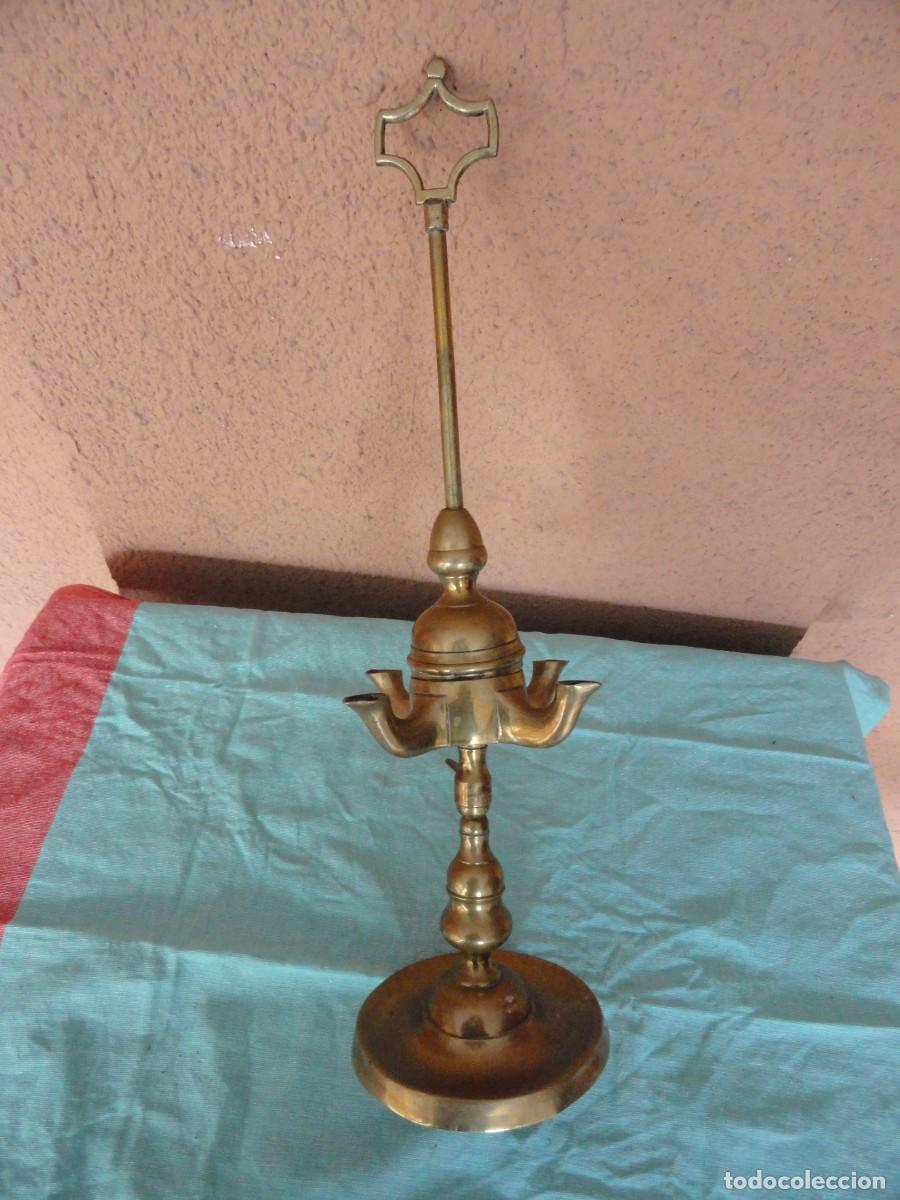 Vintage: Lampara de Aceite de 4 brazos de bronce. - Foto 2