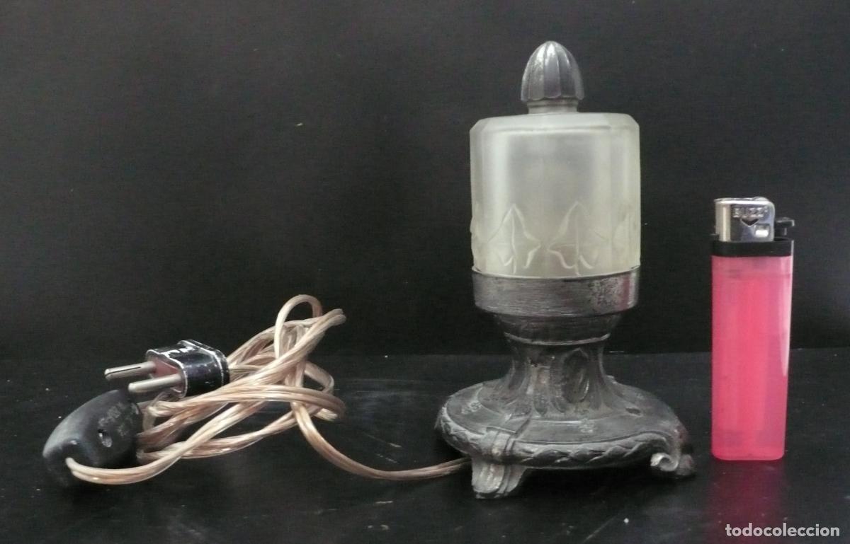 Vintage: PEQUE&Ntilde;A LAMPARA DE MESA - Foto 1