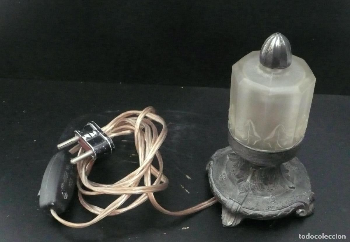 Vintage: PEQUE&Ntilde;A LAMPARA DE MESA - Foto 2