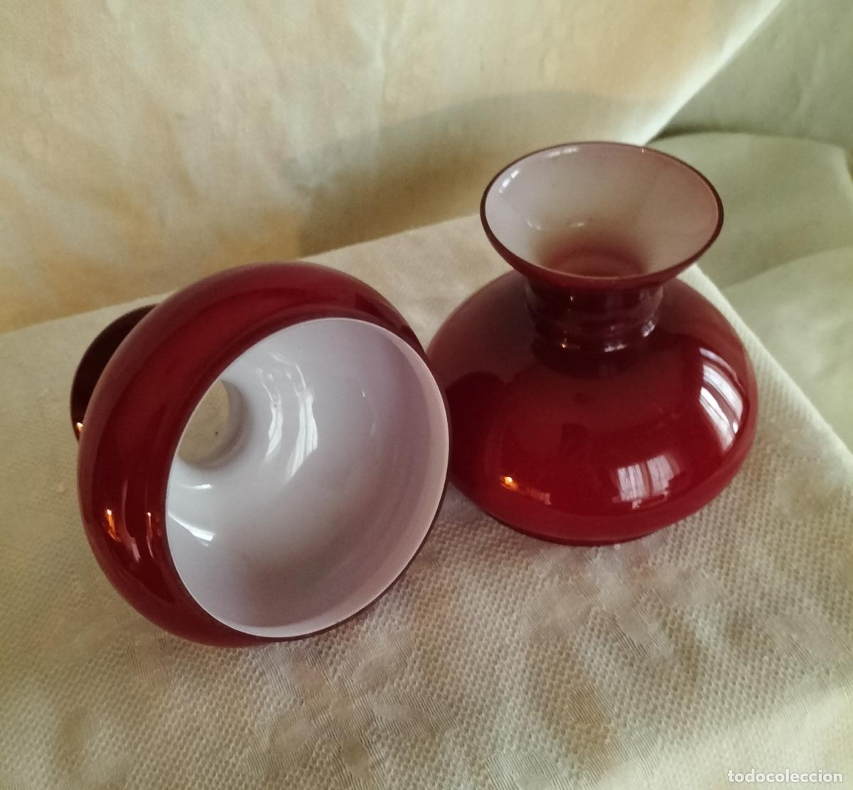 Vintage: PAREJA DE TULIPAS DE OPALINA BURDEOS. - Foto 3