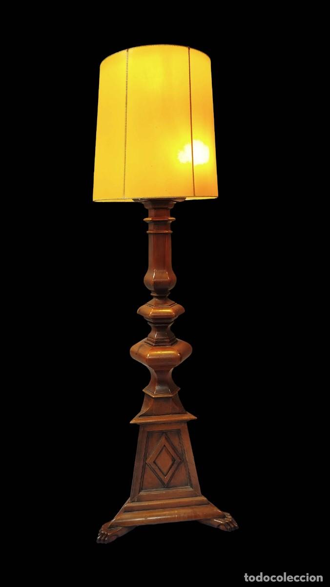 Vintage: LAMPARA DE PIE DE MADERA Y DE TRES LUCES MARCA LOS CERTALES - Foto 1