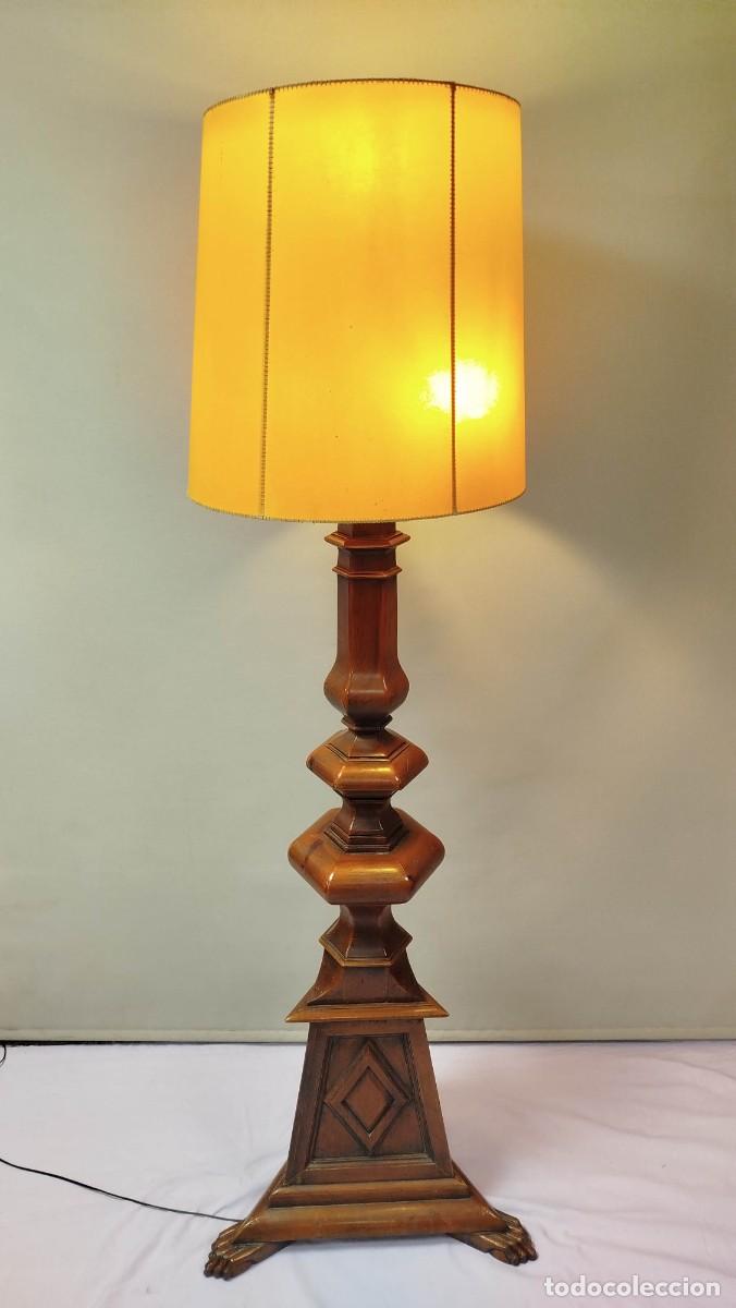 Vintage: LAMPARA DE PIE DE MADERA Y DE TRES LUCES MARCA LOS CERTALES - Foto 2