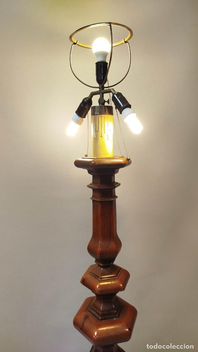 Vintage: LAMPARA DE PIE DE MADERA Y DE TRES LUCES MARCA LOS CERTALES - Foto 3