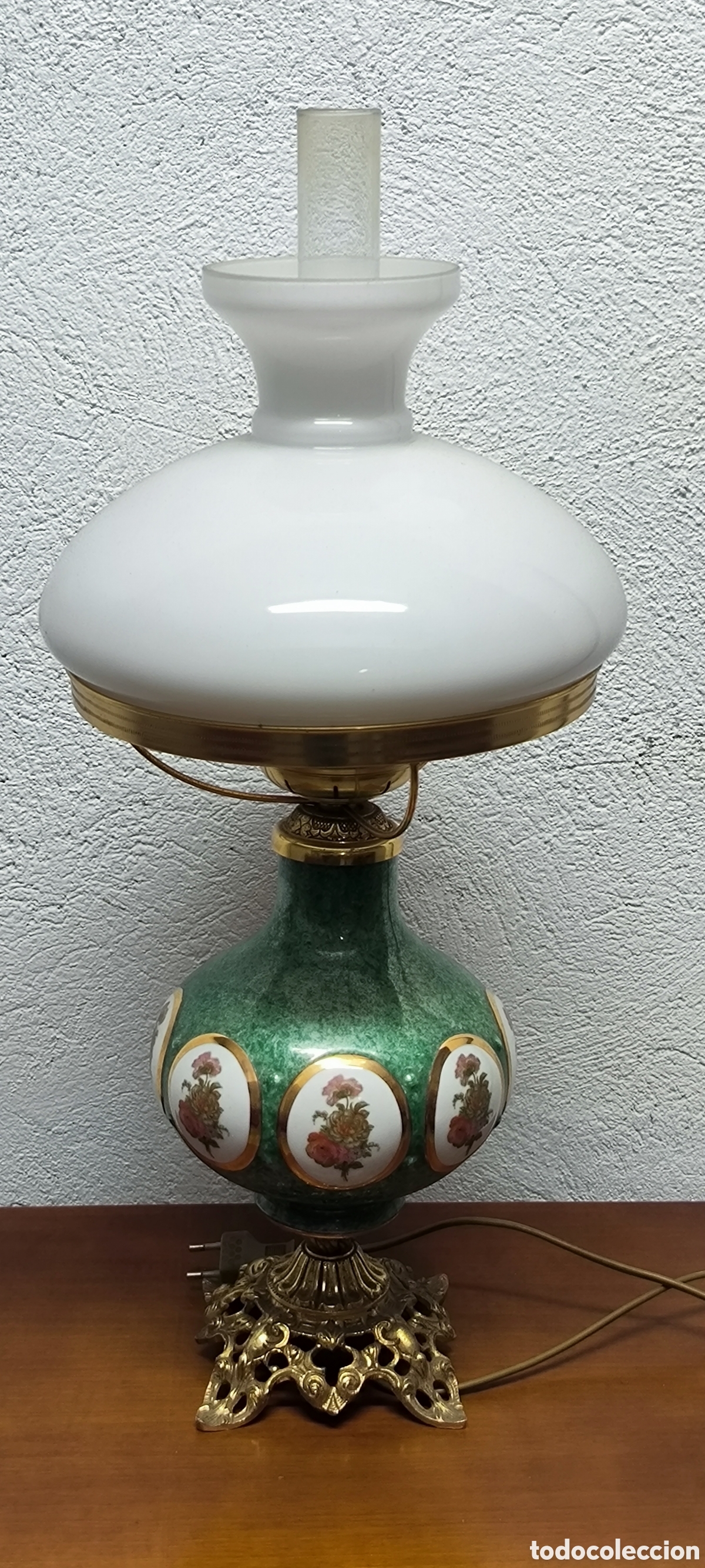 Vintage: L&aacute;mpara vintage de sobremesa con pantalla de opalina - Foto 1