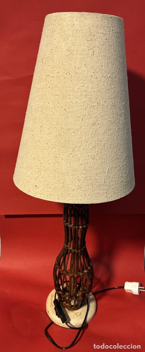 Vintage: LAMPARA DE MESA VINTAGE DE MIMBRE - Foto 1