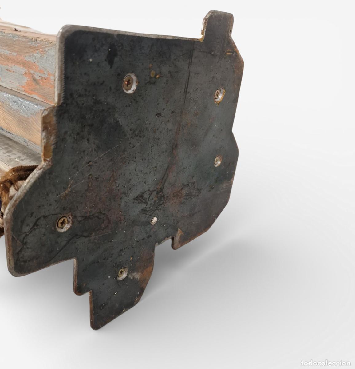 Vintage: L&aacute;mpara escultura de madera y hierro - Foto 6