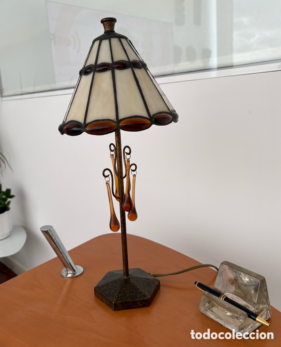 Vintage: L&aacute;mpara de mesa estilo victoriano con vitrales - Foto 1