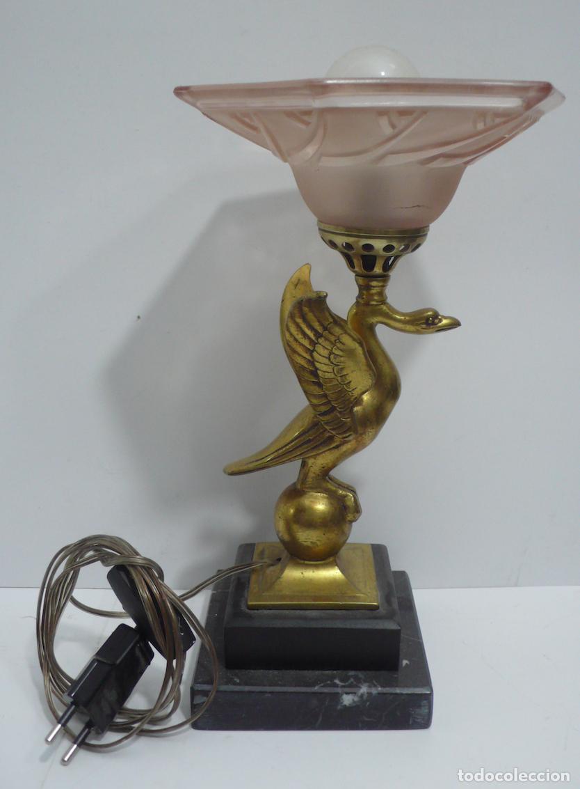 Vintage: PEQUE&Ntilde;A LAMPARA DE MESA EN BRONCE - Foto 1