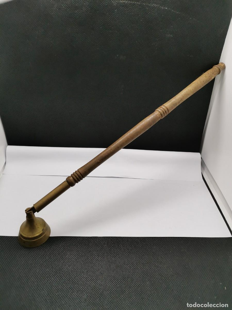 Vintage: APAGAVELAS ANTIGUO - BRONCE-MADERA. - Foto 2