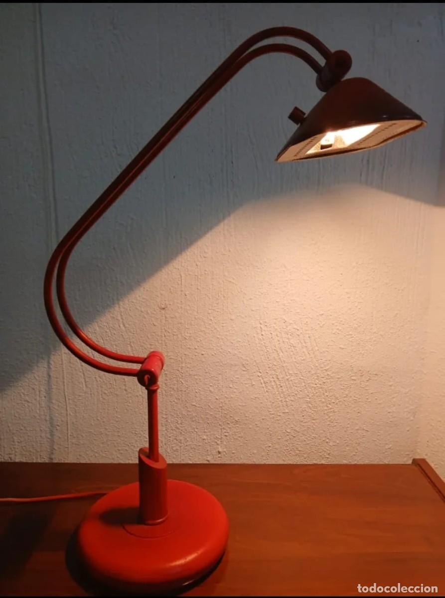 Vintage: L&aacute;mpara totalmente industrial pintada con spray rojo