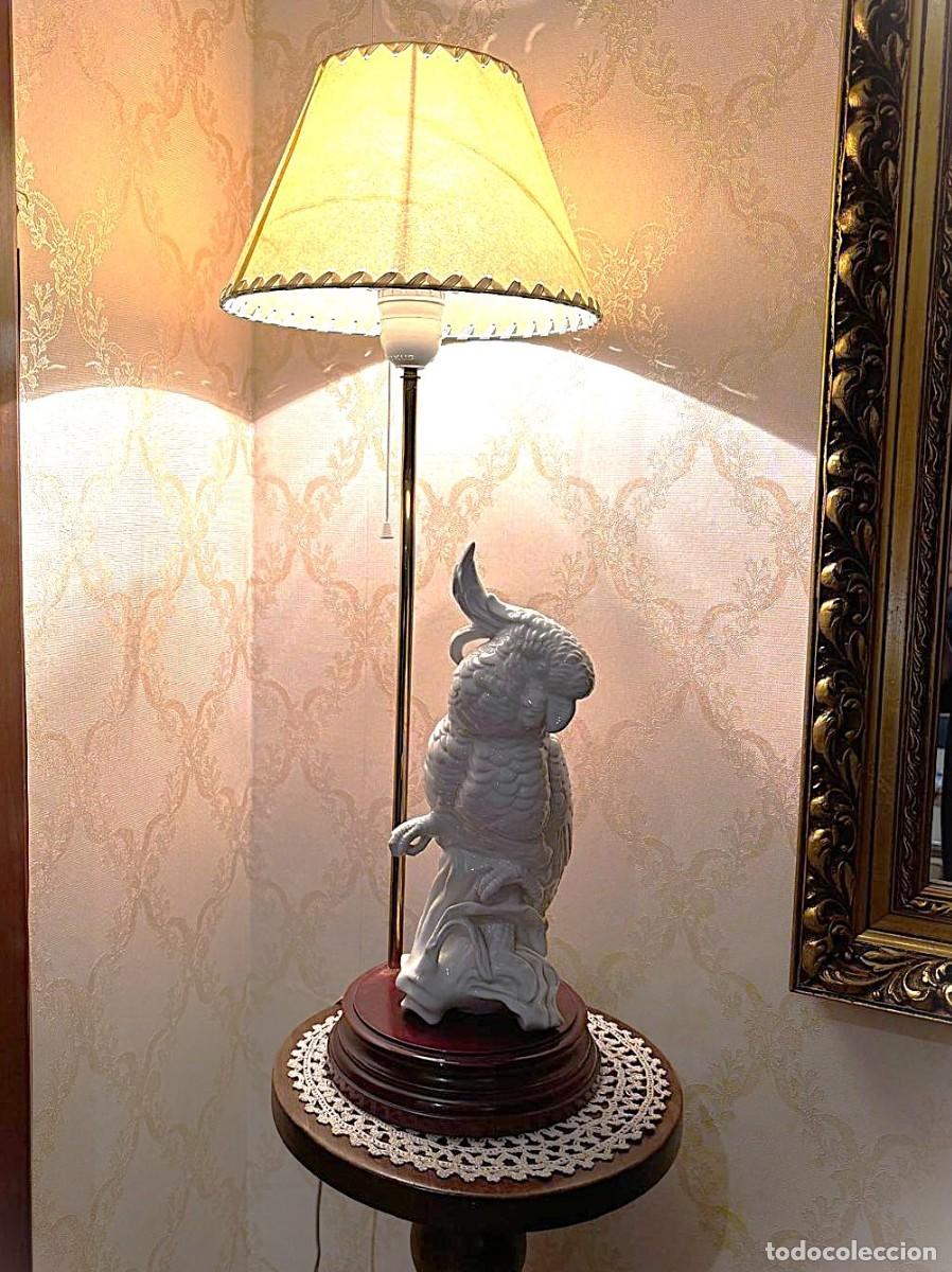 Vintage: L&aacute;mpara con porcelana. Antigua - Foto 1