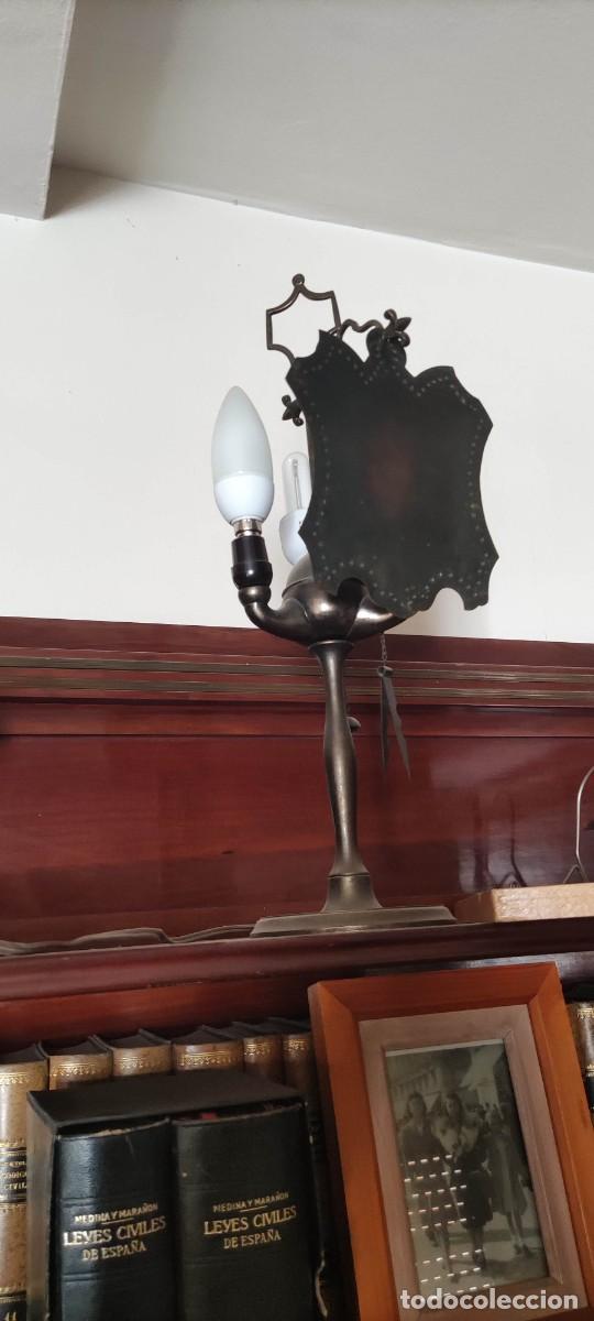 Vintage: L&aacute;mpara de mesa antigua - Foto 1