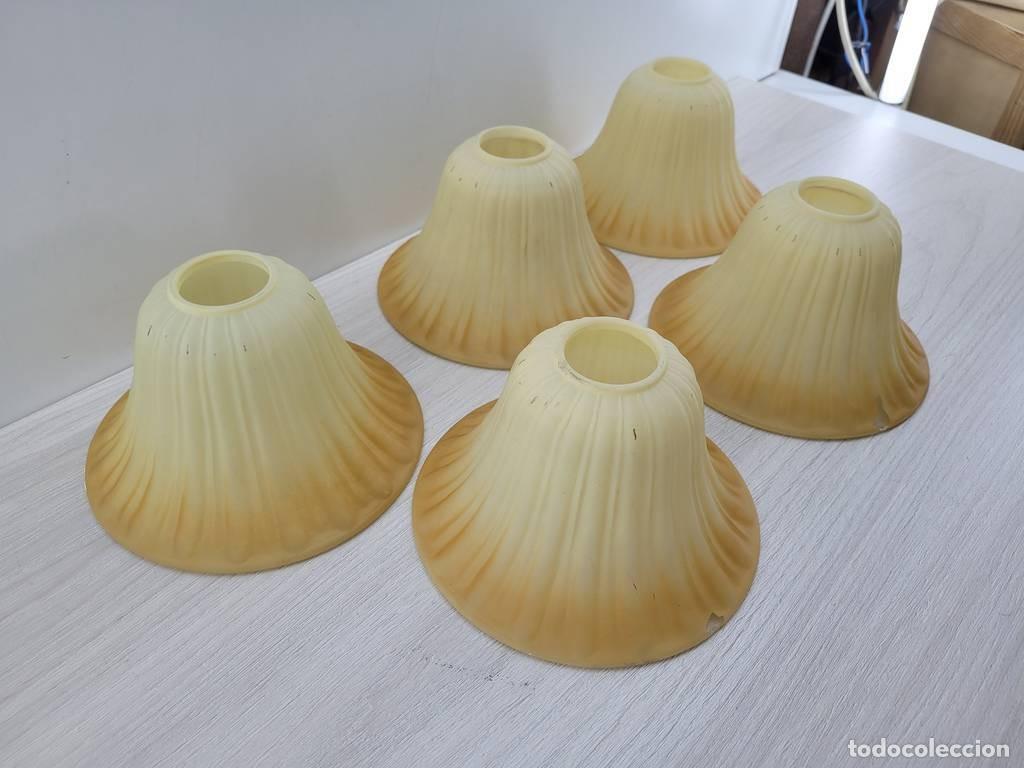 Vintage: 5 TULIPAS ACAMPANADAS - Foto 1