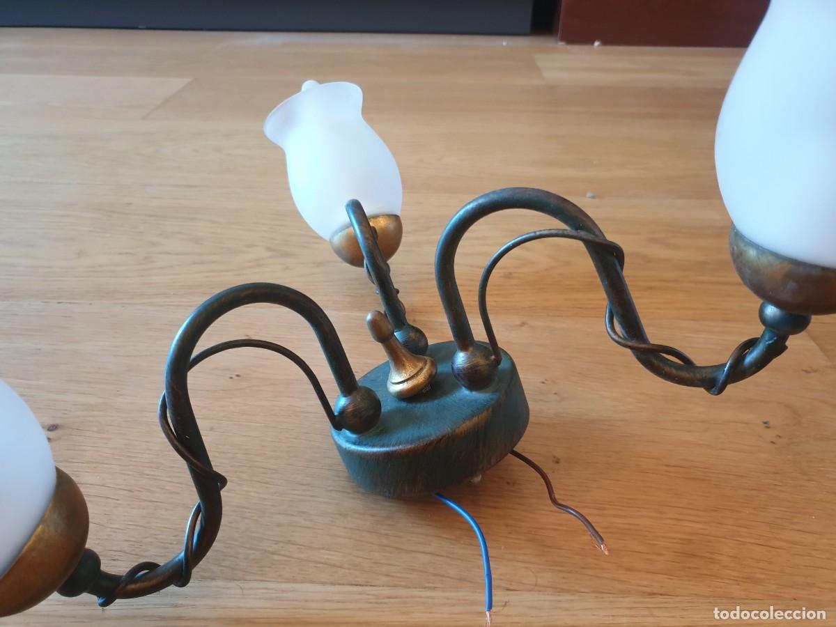 Vintage: LAMPARA DE TECHO DE BRONCE CON 3 TULIPAS BLANCAS - Foto 4