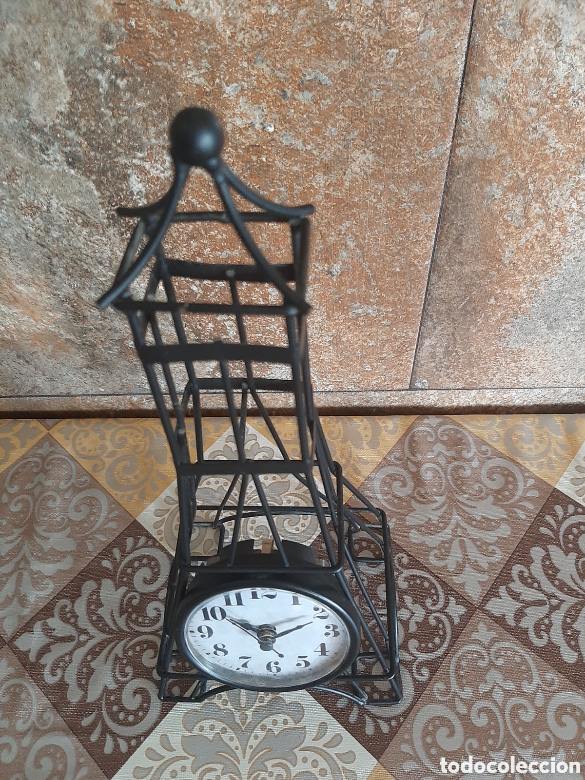 Vintage: Reloj Torre Eiffel hierro - Foto 2