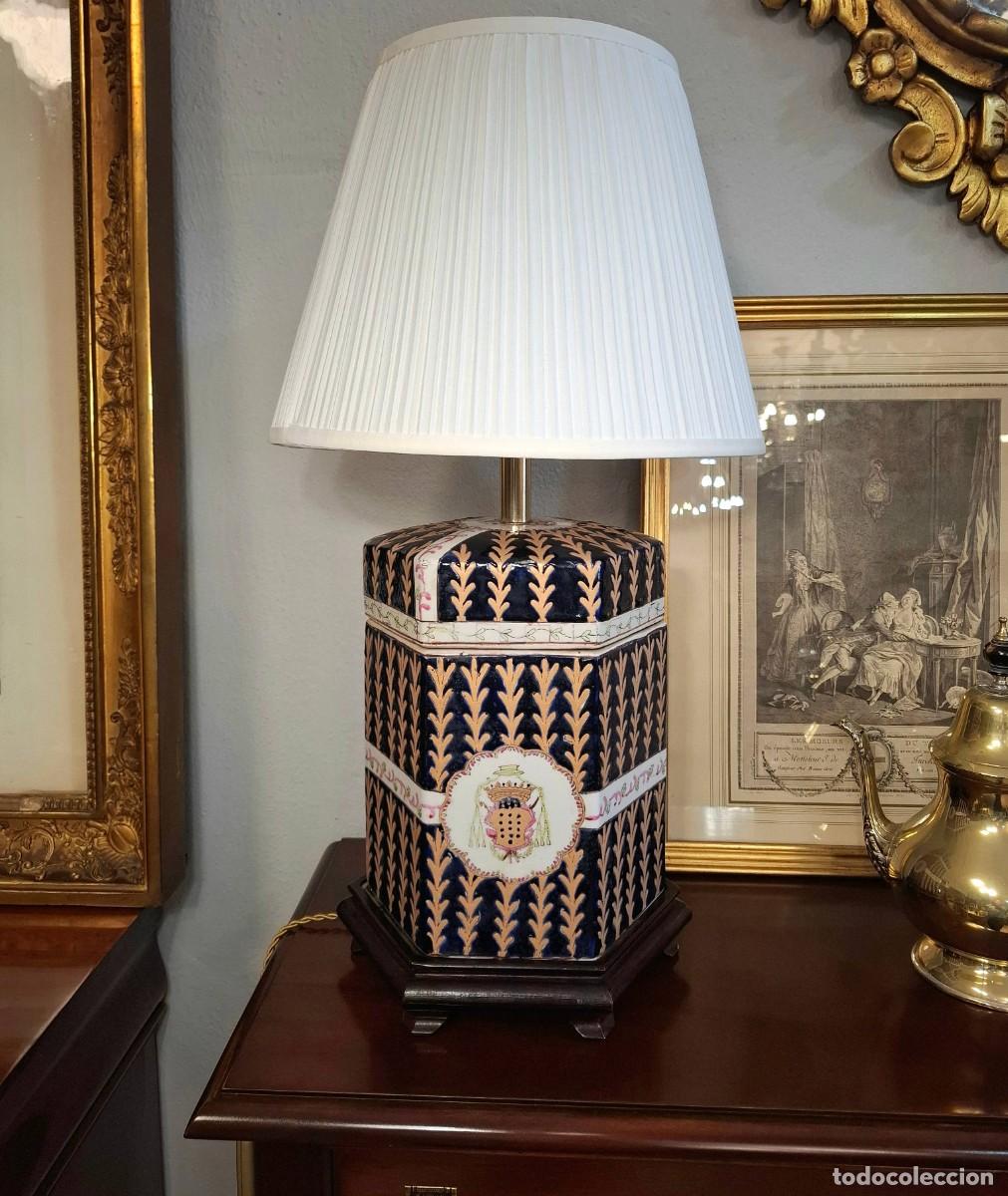 Vintage: L&aacute;mpara armorial de cer&aacute;mica esmaltada - Foto 1