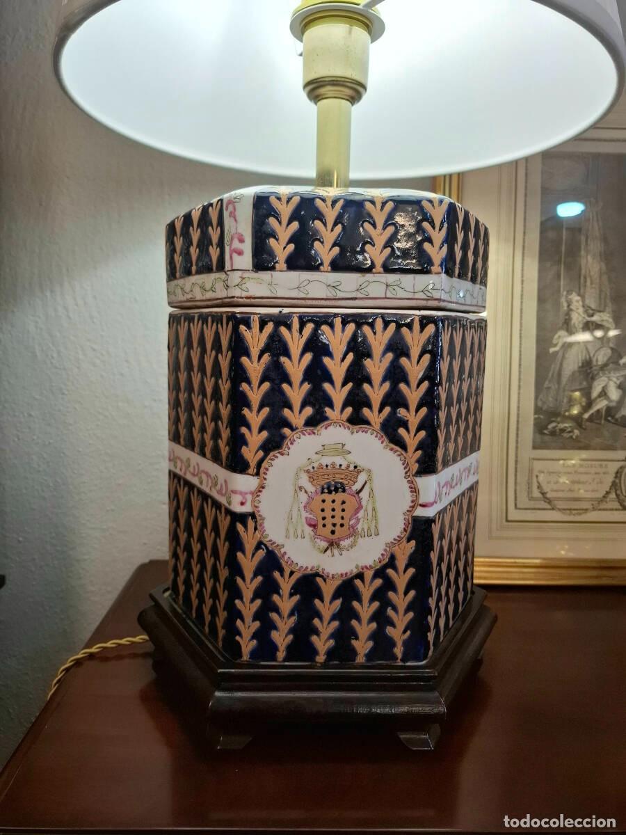 Vintage: L&aacute;mpara armorial de cer&aacute;mica esmaltada - Foto 2