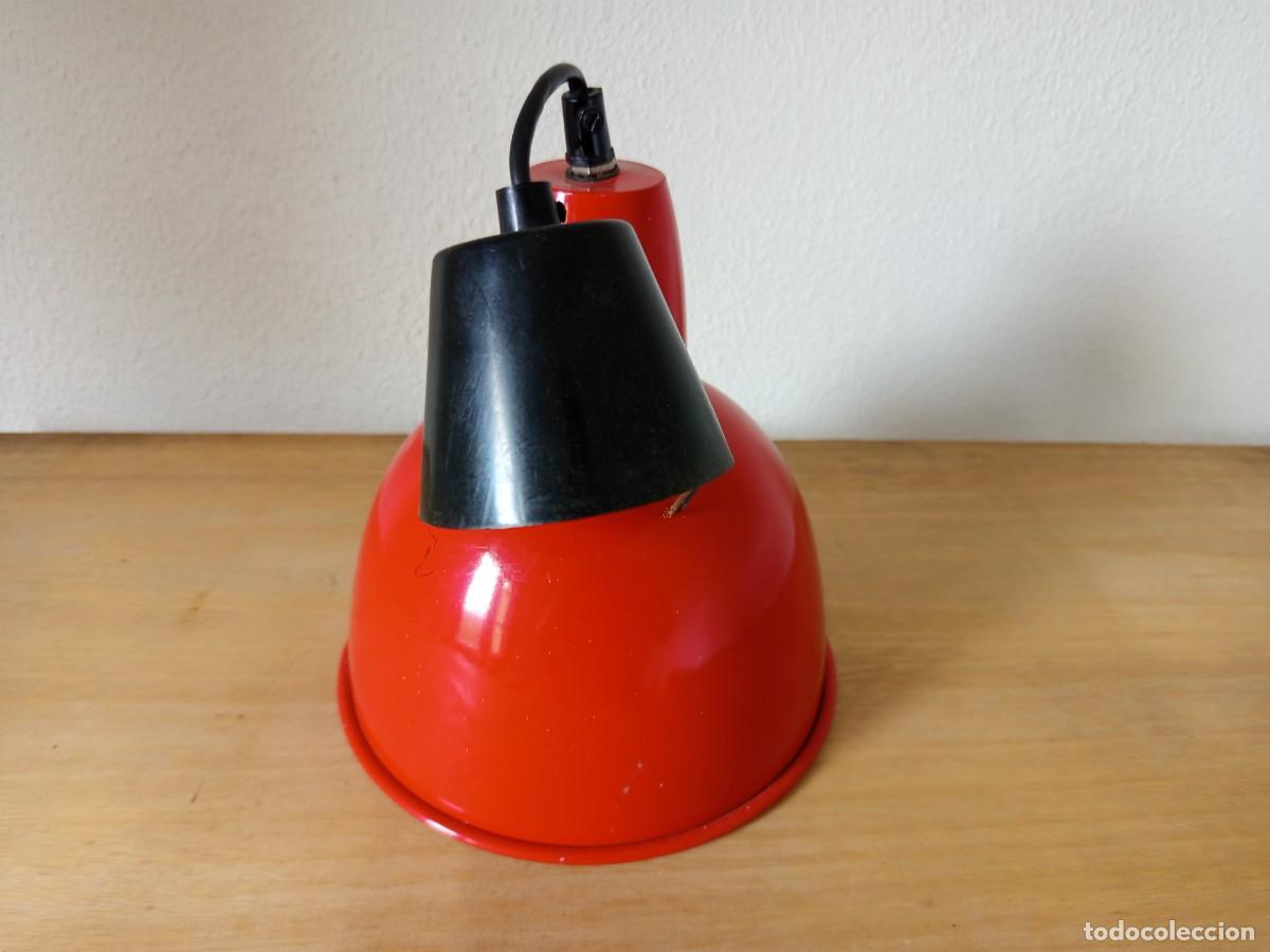 Vintage: L&aacute;mpara de techo roja.Vintage. - Foto 3
