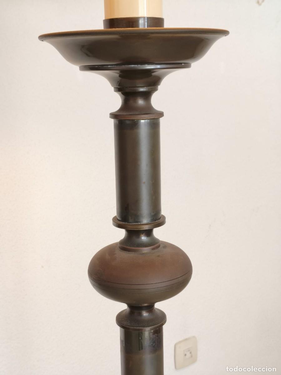 Vintage: L&aacute;mpara de pie antigua de madera - Foto 2