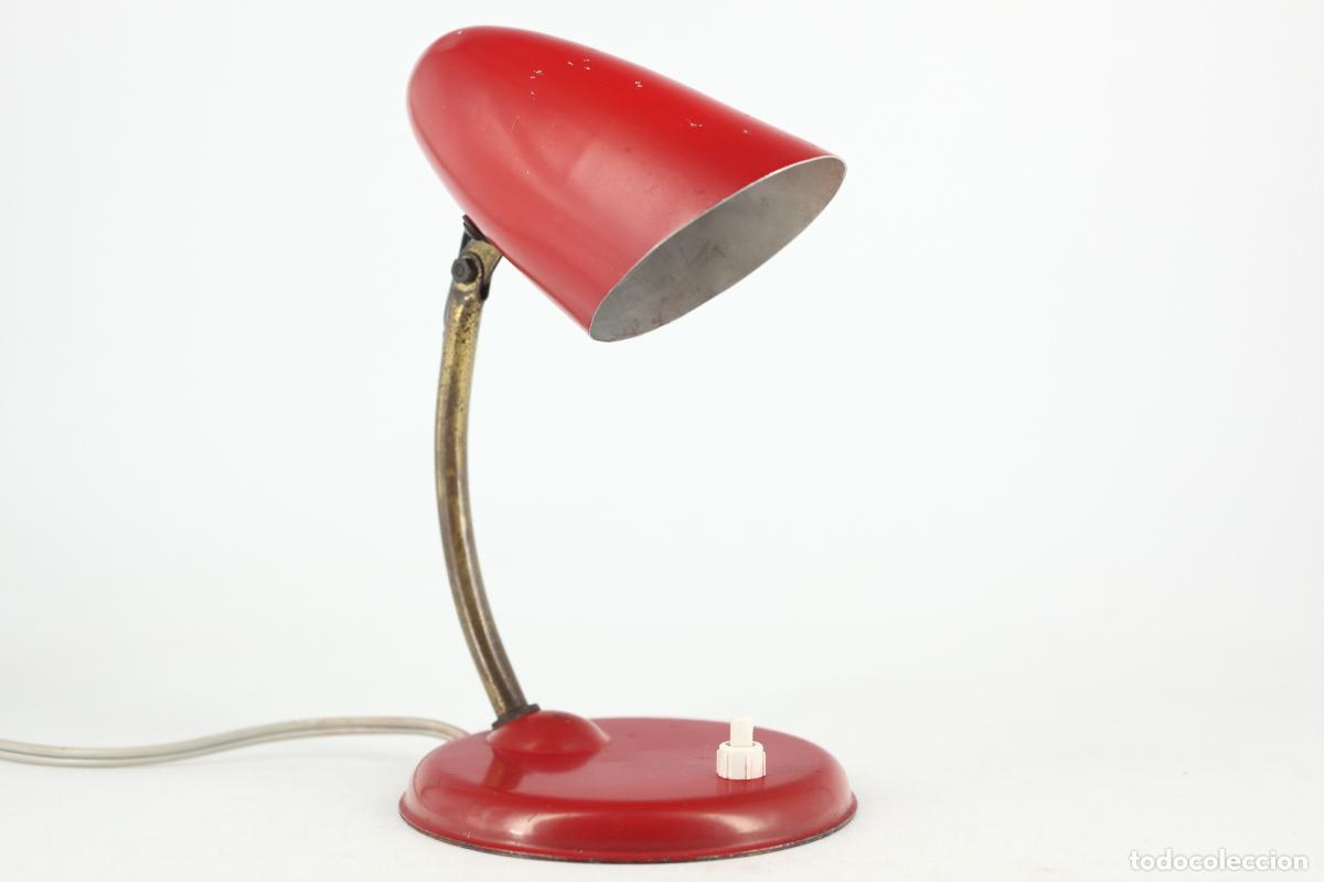 Vintage: lampara sobremesa flexo articulado orientable metal lacado rojo Espa&ntilde;a a&ntilde;os 60