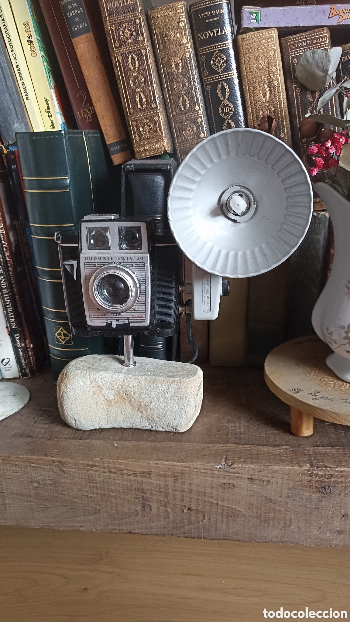 Vintage: Lampara UNICA, creada reutilizando una Kodak Brownie Twin 20 a&ntilde;os 60