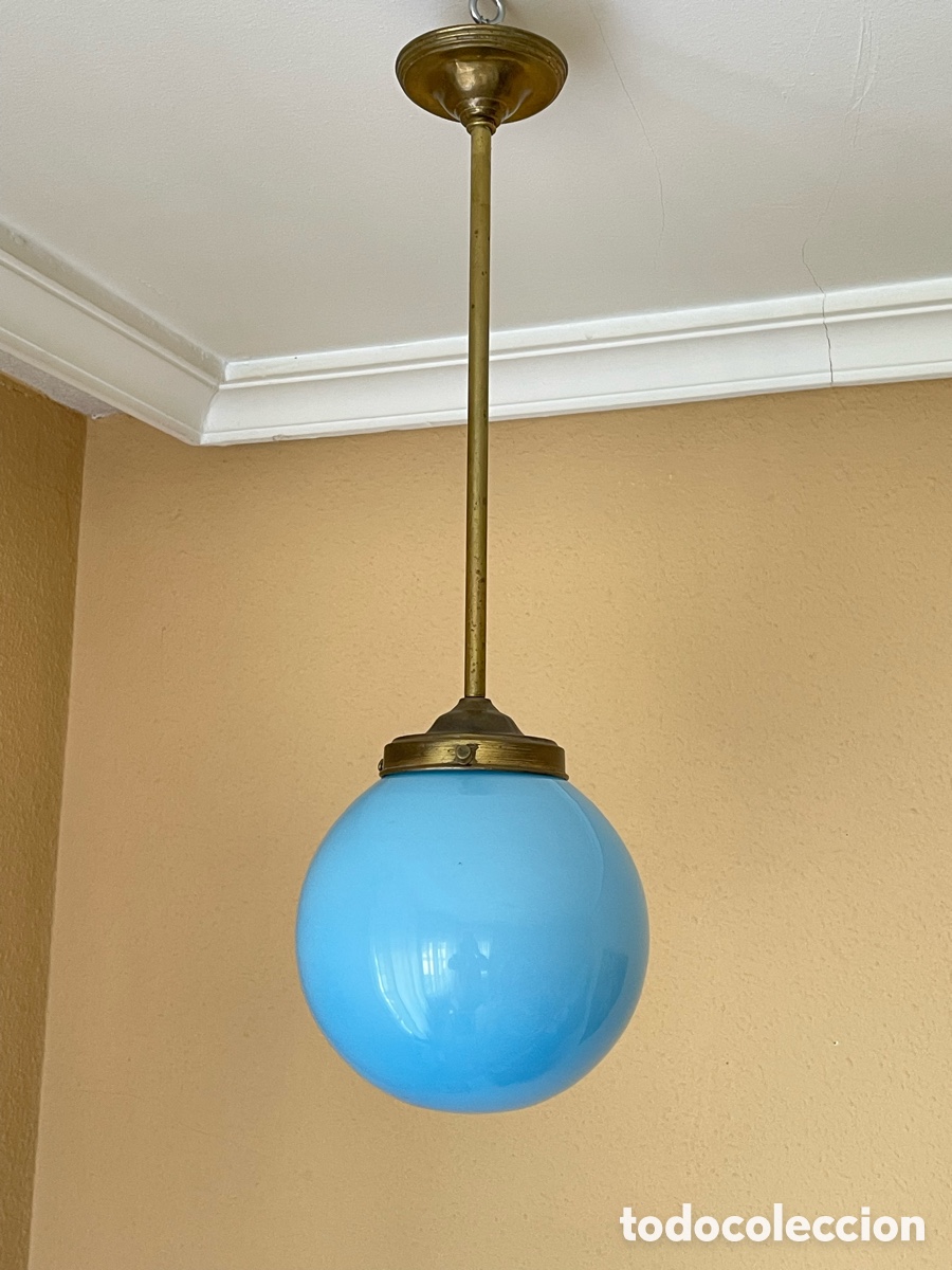 Vintage: Bonita L&aacute;mpara de techo colgante vintage. Tulipa cristal opalina azul.