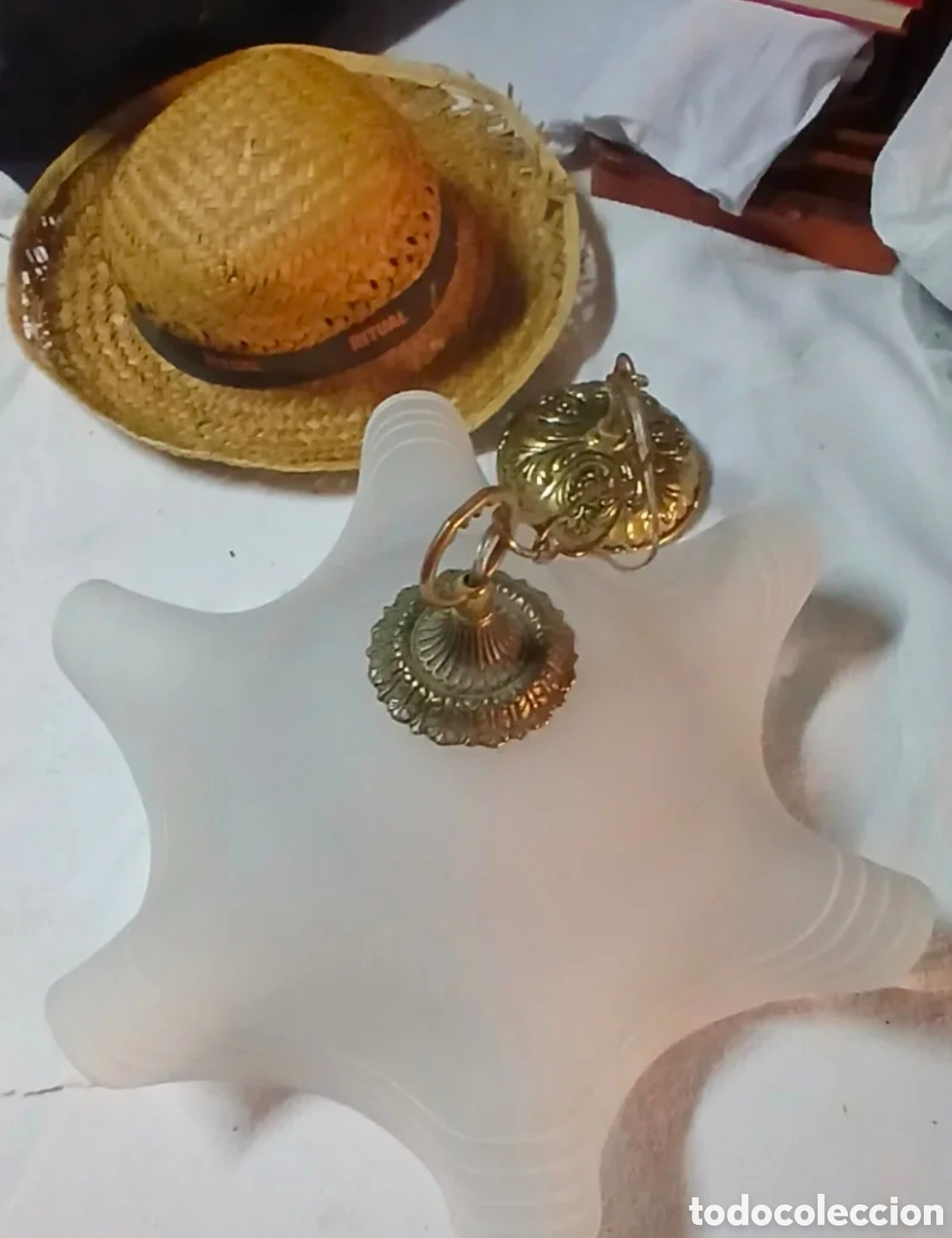 Vintage: Vintage. Iluminaci&oacute;n . L&aacute;mpara colgante de bronze con tulipa de bordes ondulados