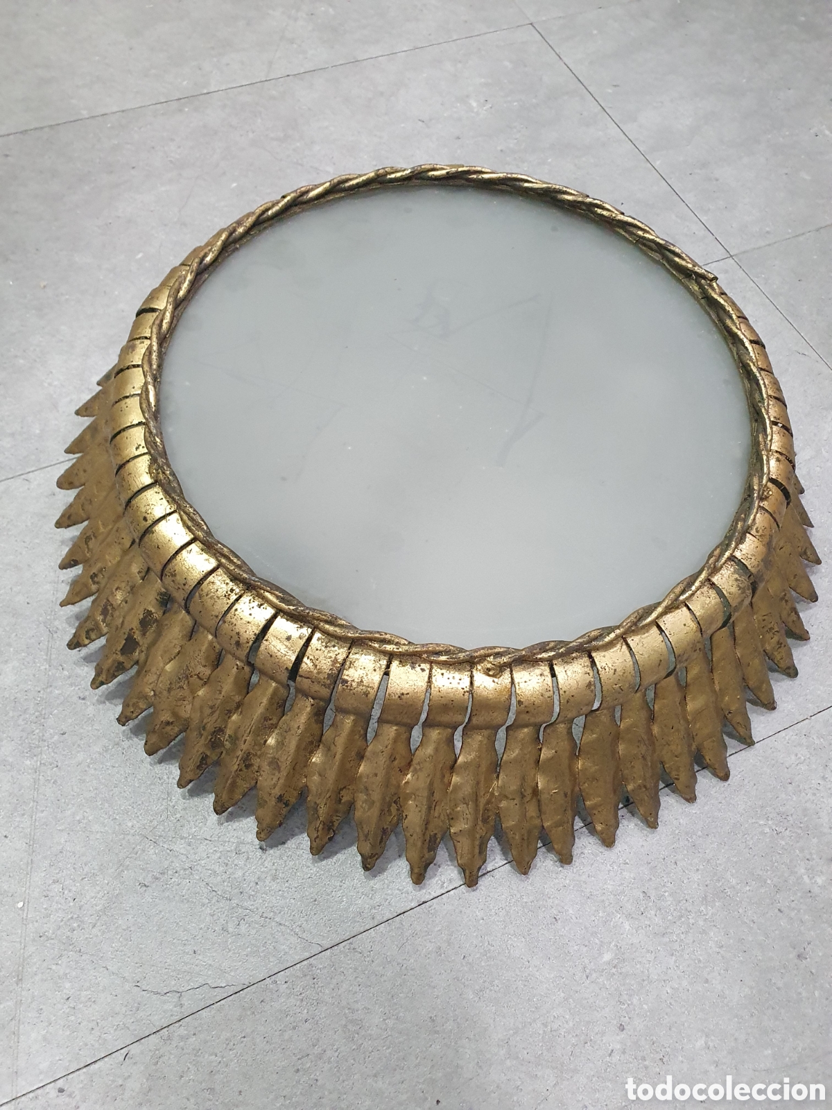 Vintage: Lampara plafon vintage de techo. Forma de sol en hierro forjado. (L99)