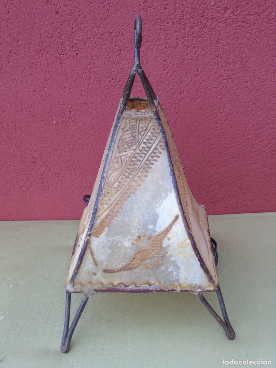 Vintage: LAMPARA DE SOBREMESA DE HIERRO Y PIEL REPUJADA. - Foto 7