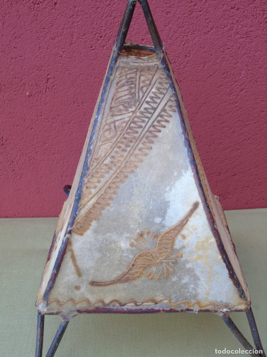 Vintage: LAMPARA DE SOBREMESA DE HIERRO Y PIEL REPUJADA. - Foto 8
