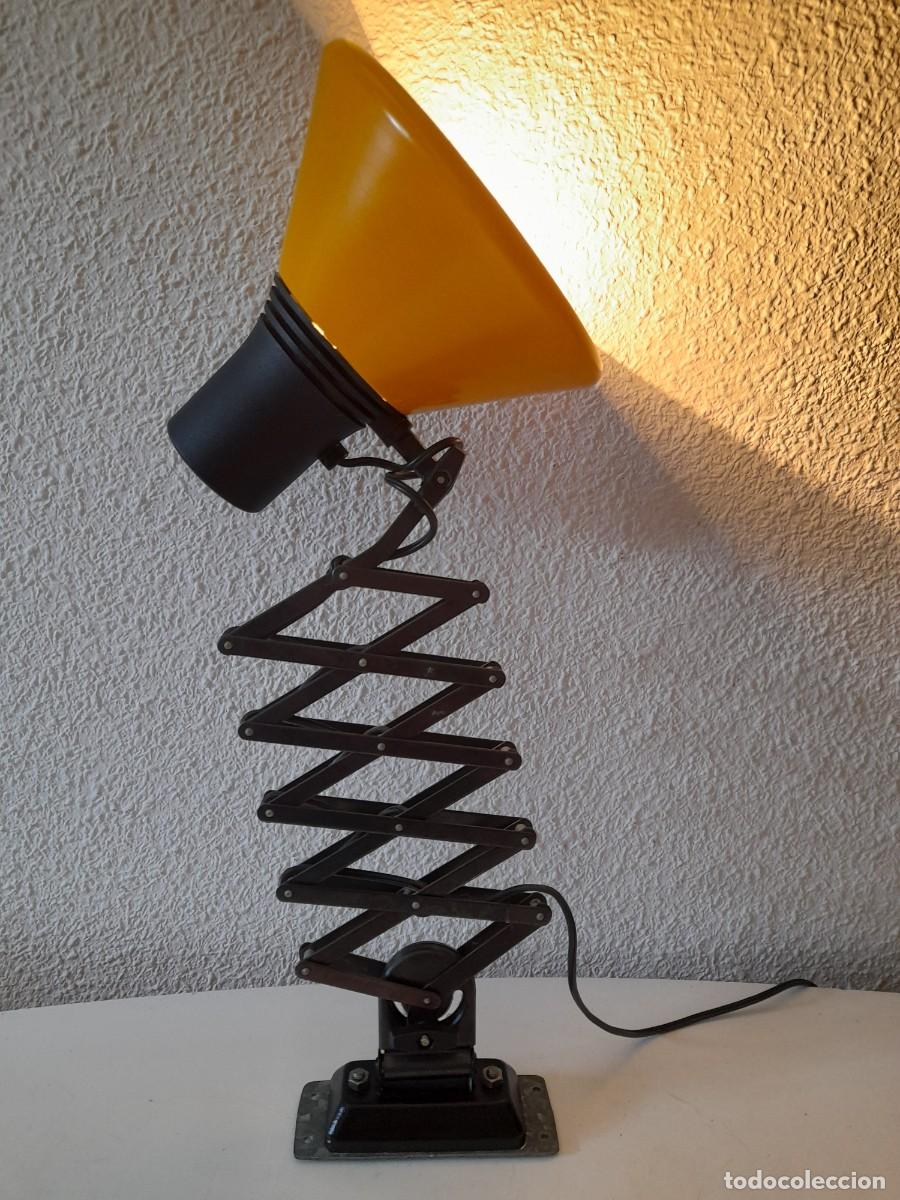 Vintage: L&aacute;mpara flexo aplique pared industrial vintage Fase 70s metal tijera acorde&oacute;n amarilla funciona
