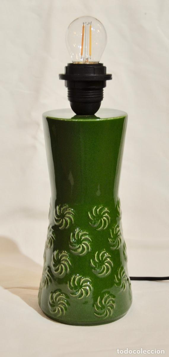 Vintage: L&aacute;mpara de sobremesa verde oscuro de la marca Secla