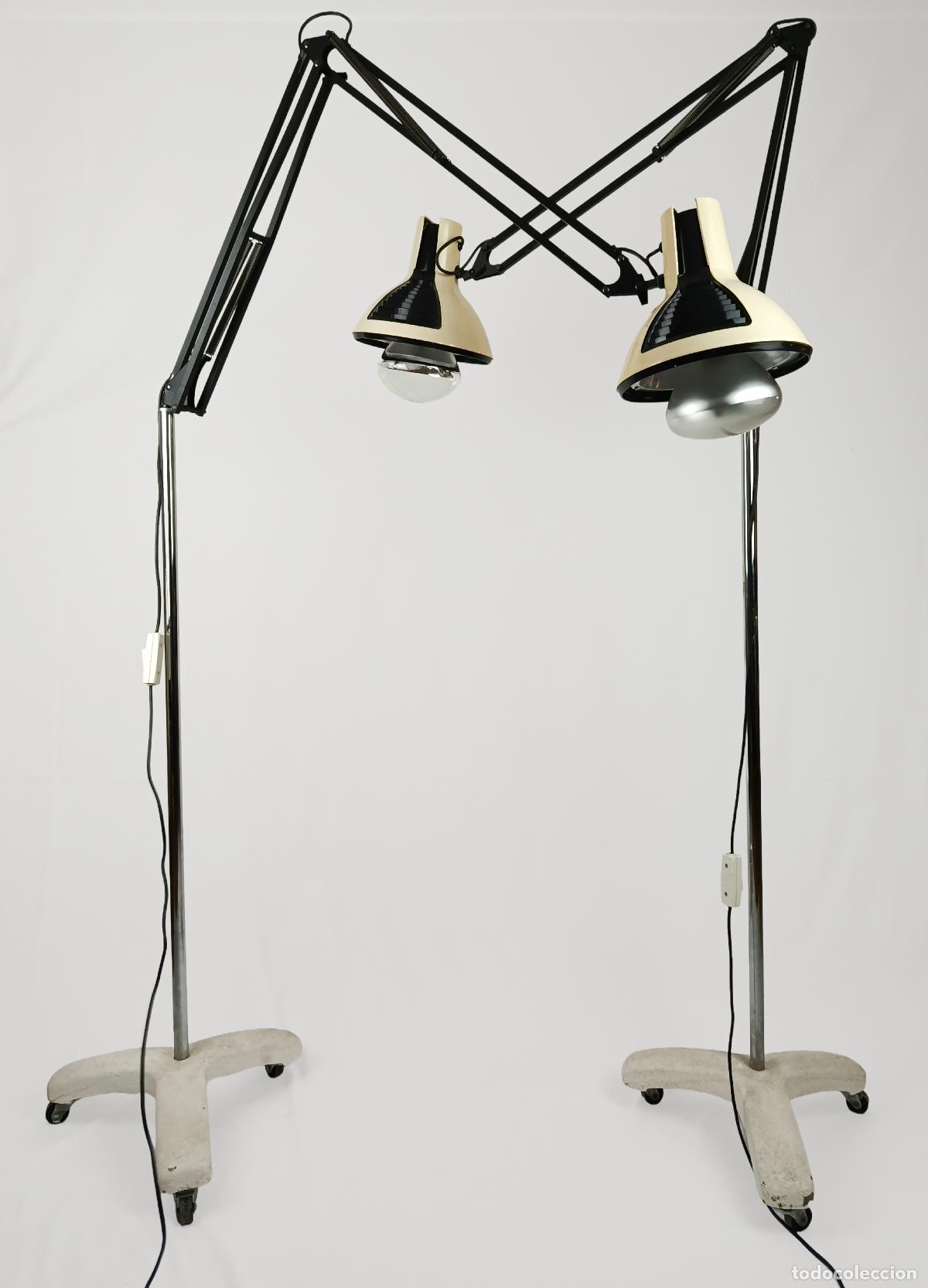 Vintage: 2 L&aacute;mparas de pie Fase modelo 620