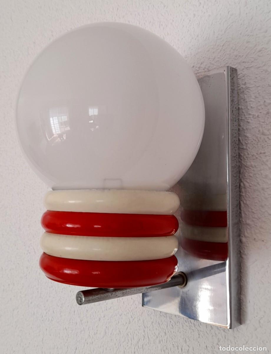 Vintage: Aplique l&aacute;mpara pared a&ntilde;os 70 Space Age soporte metal cromado globo opalina 22cm alto funciona