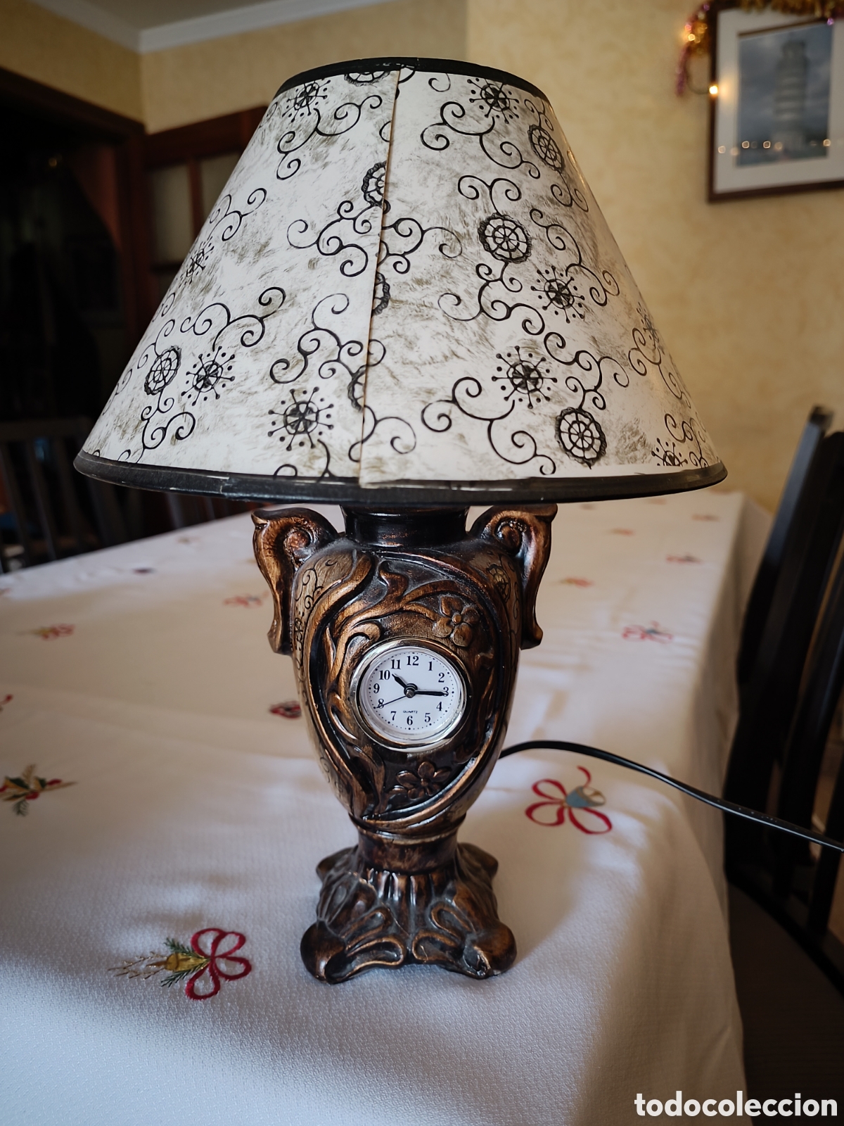 Vintage: Lampara de mesa vintage con reloj