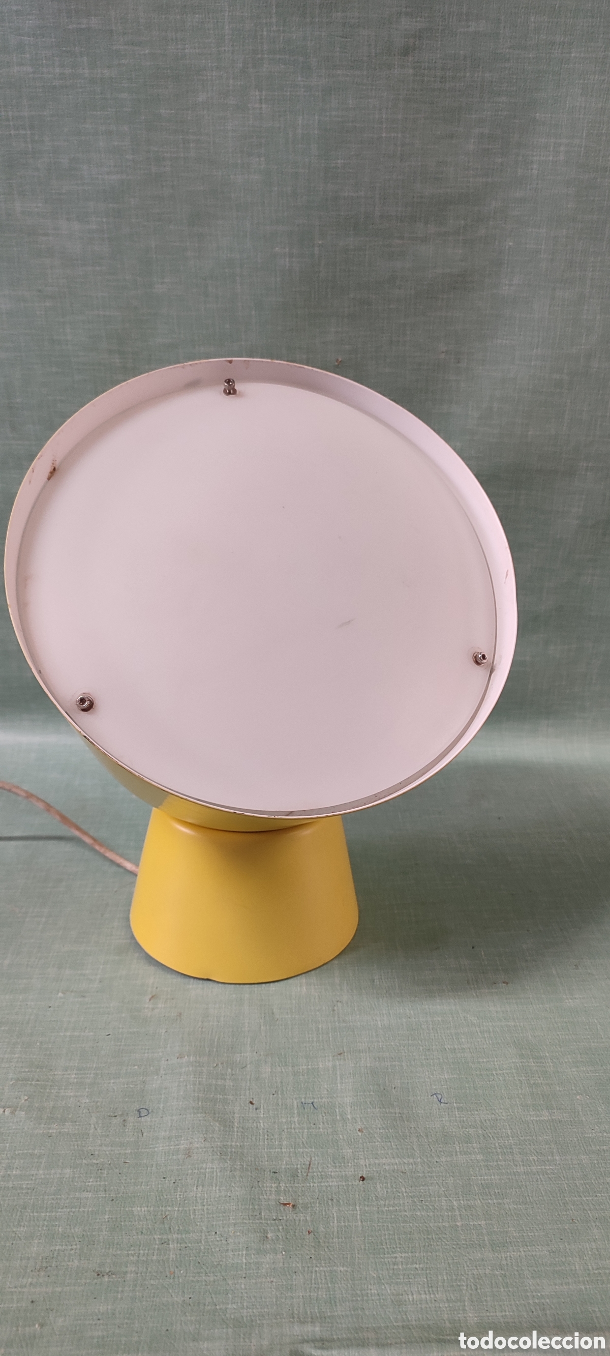 Vintage: Lampara Ikea descatalogada dise&ntilde;o de Ola Wihlborg. Ver fotos