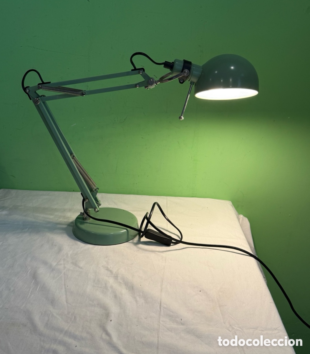 Vintage: L&aacute;mpara flexo articulada estilo industrial met&aacute;lica verde escritorio regulable