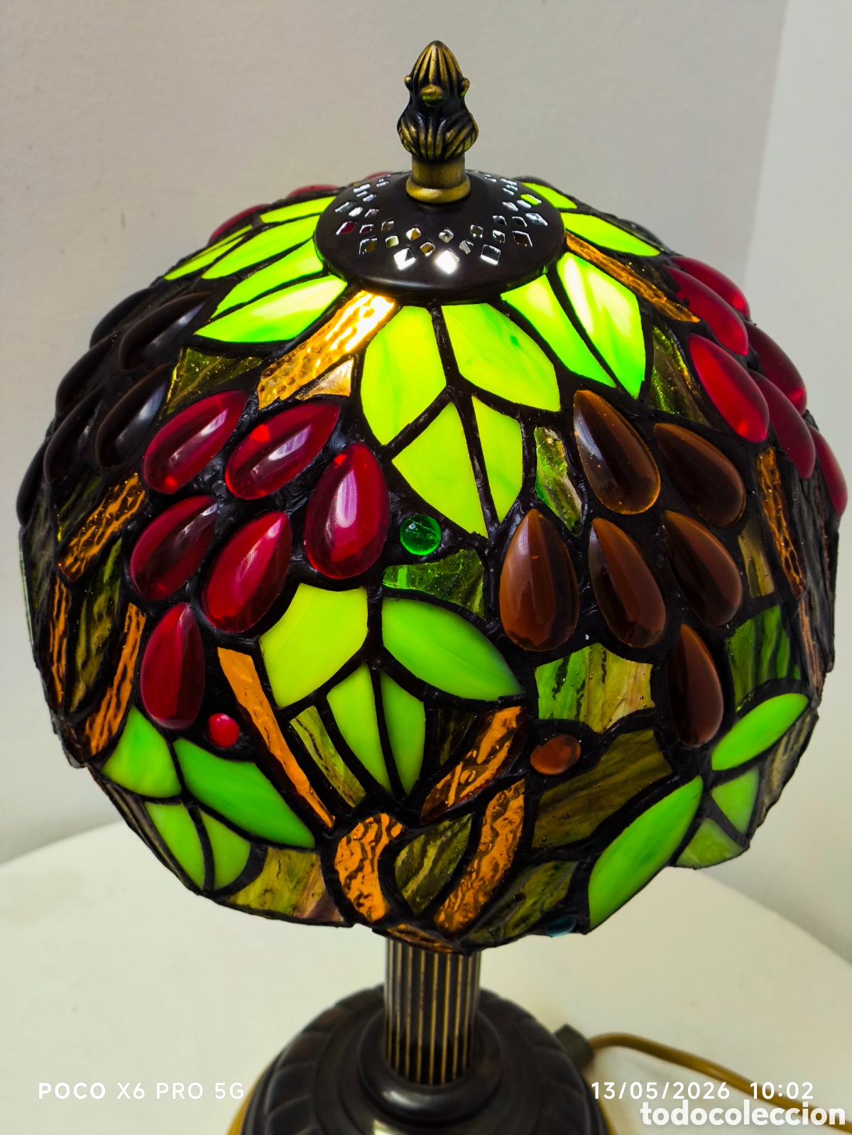 Vintage: Lampara estilo Tiffany pantalla uvas