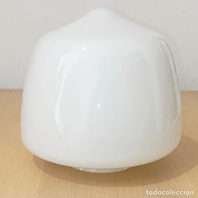 Vintage: Tulipa Vintage de Cristal Opalino Blanco - Estilo Mid-Century