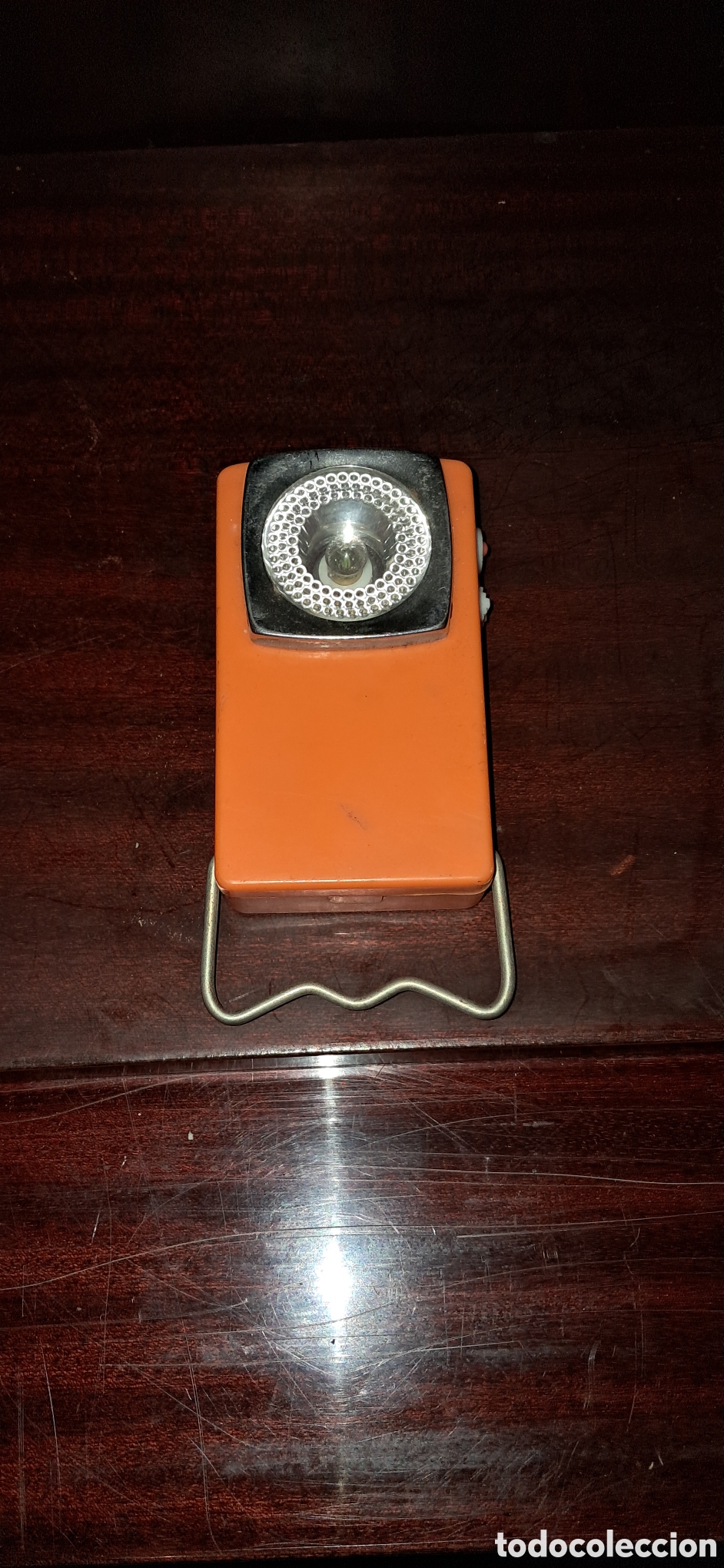 Vintage: Linterna Compacta Naranja (Estilo &rdquo;Petaca&rdquo;)