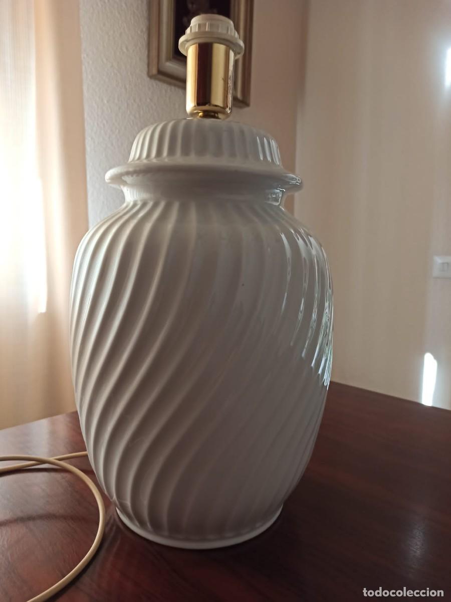 Vintage: LAMPARA DE SOBRE MESA PORCELANA BLANCA SIN PANTALLA VER FOTOS ALTO 50 CONTORNO 78 BASE 18