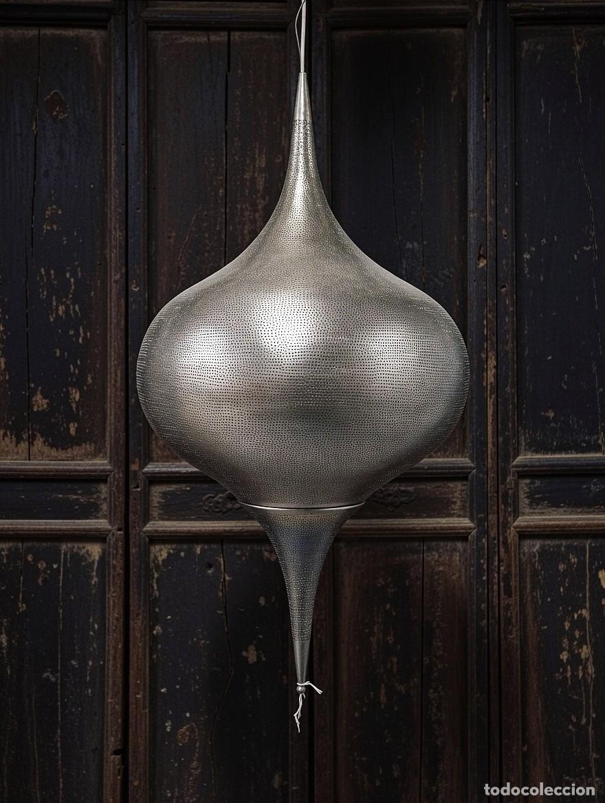 Vintage: Lampara estilo oriental trabajada en metal. Es preciosa y muy grande