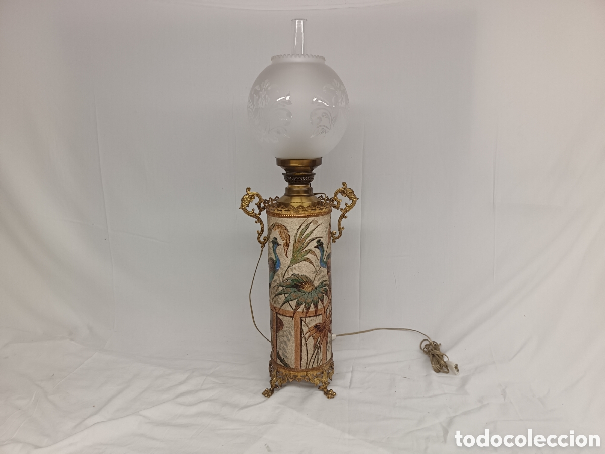 Vintage: BONITA LAMPARA TIPO QUINQUE, CERAMICA ESMALTADA, LATON Y CRISTAL