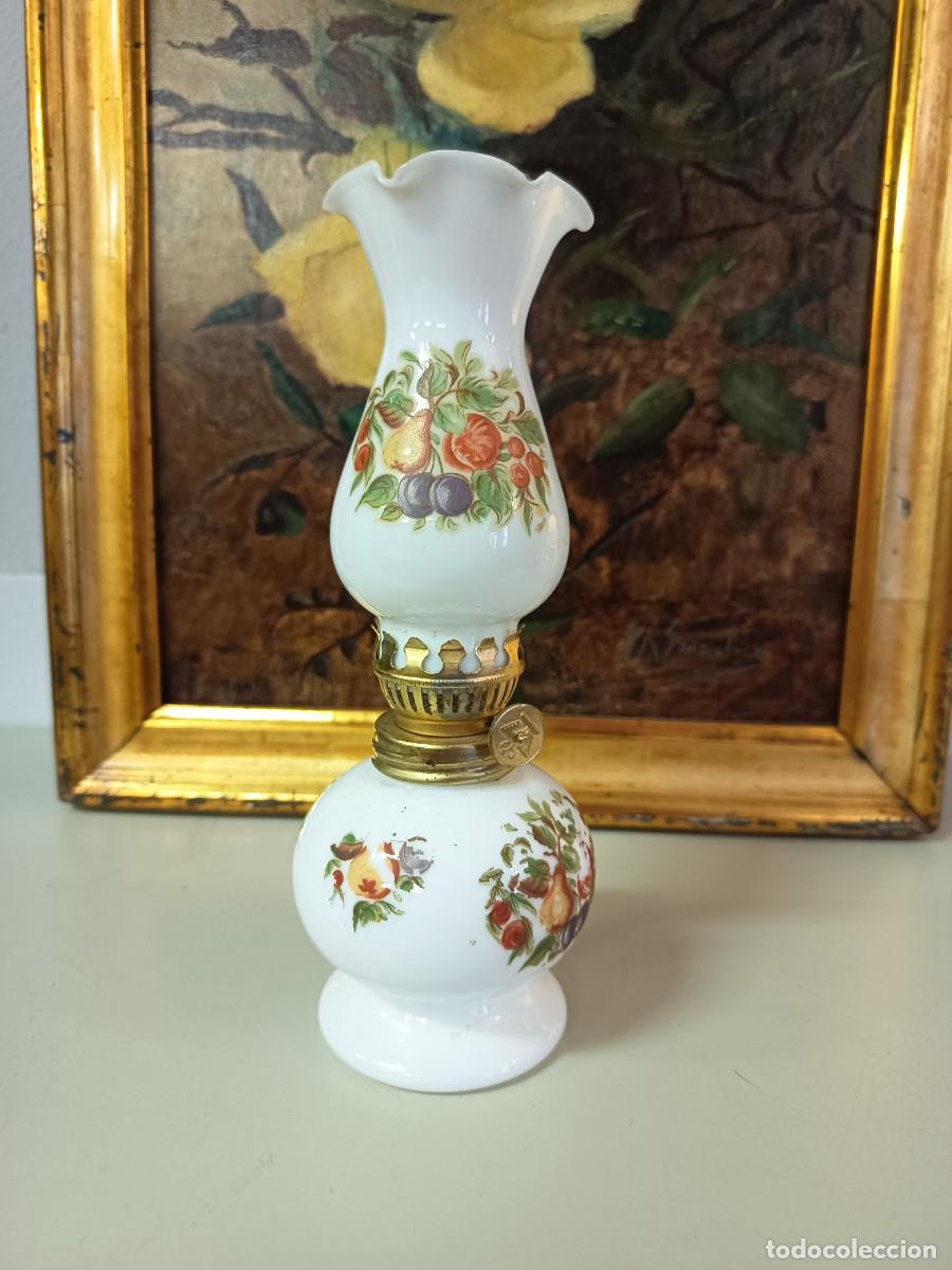Vintage: Quinqu&eacute; de opalina decorada
