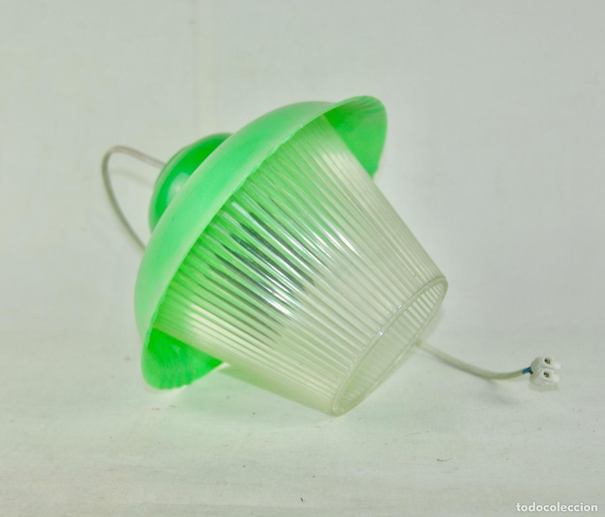 Vintage: L&aacute;mpara pl&aacute;stico verde y transparente - Foto 5