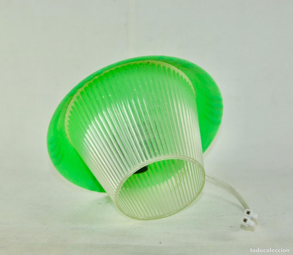 Vintage: L&aacute;mpara pl&aacute;stico verde y transparente - Foto 6