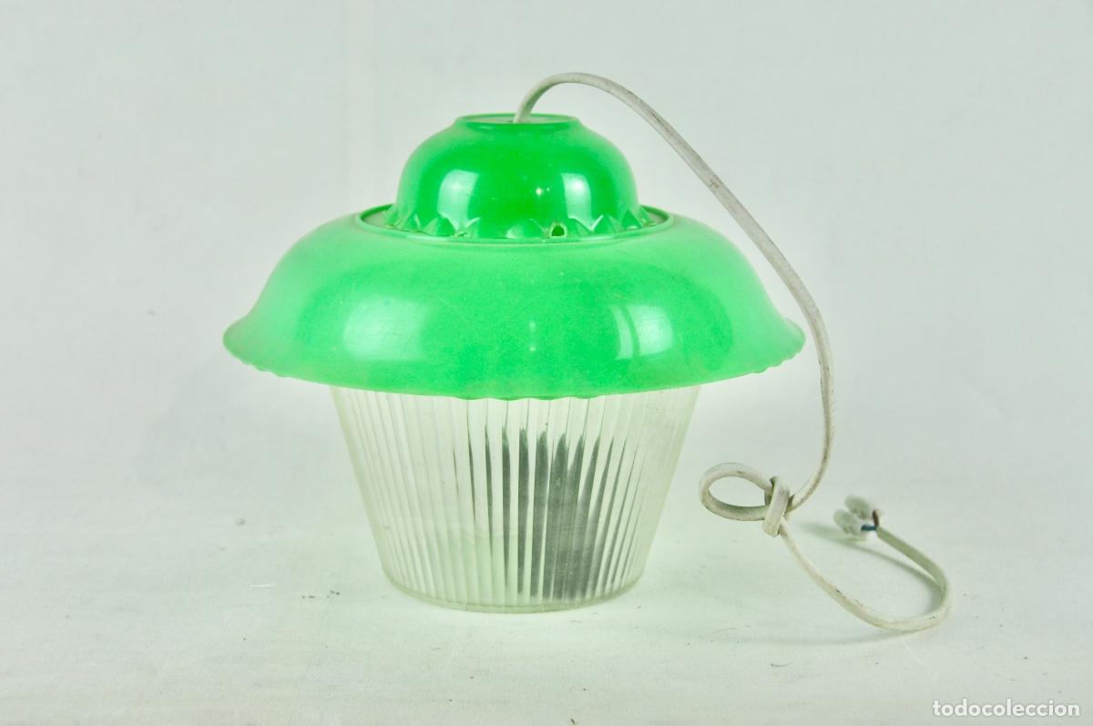 Vintage: L&aacute;mpara pl&aacute;stico verde y transparente - Foto 1