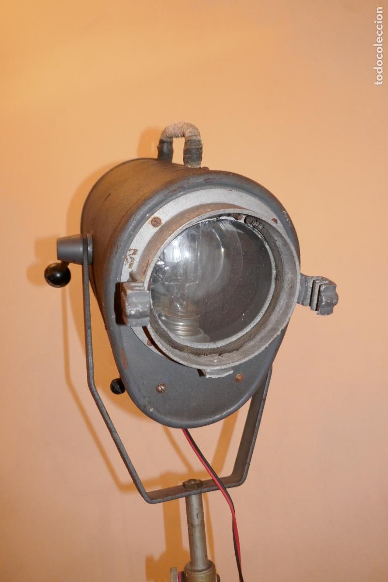 Vintage: Antiguo Foco para Teatro, Cine - Marca LUMEX - Pie Met&aacute;lico - Vintage - A&ntilde;os 50
