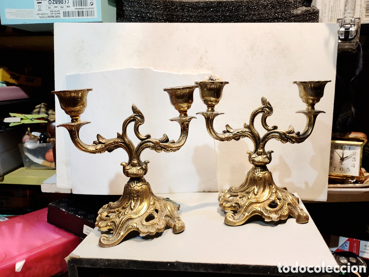 Vintage: Pareja candelabros barrocos en bronce/lat&oacute;n ,dos brazos -A&ntilde;os 70-