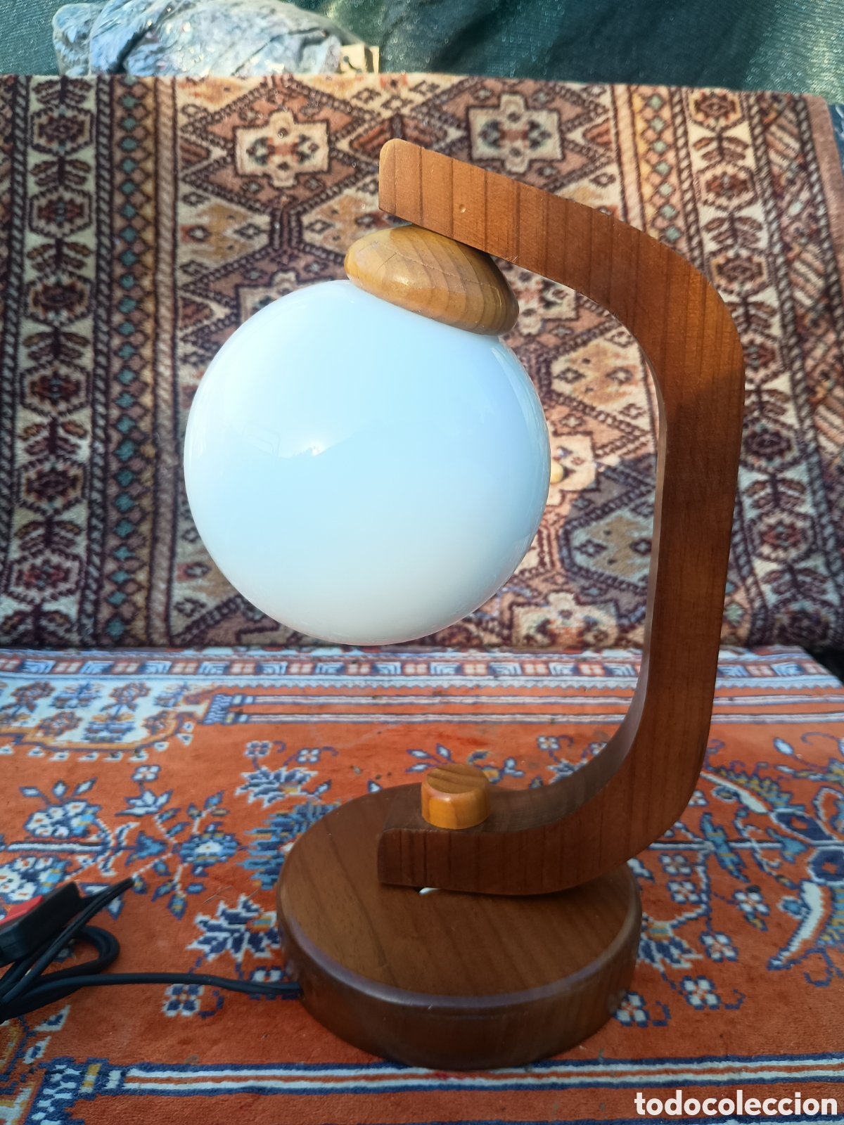 Vintage: L&aacute;mpara globo madera Escandinavo